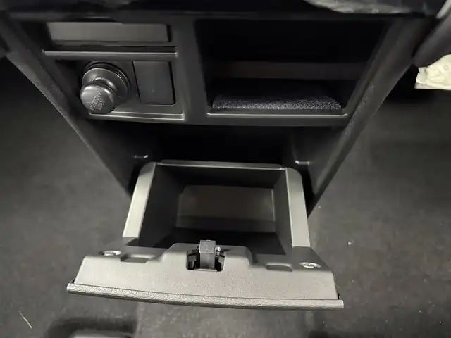 三菱 デリカＤ：５ シャモニー 愛知県 2025(令7)年 0.1千km 黒Ⅱ 登録済未使用車/両側パワースライドドア/ブラインドスポットモニター/衝突被害軽減ブレーキシステム/車線逸脱警報システム/レーダークルーズコントロール/純正18インチアルミホイール/LEDヘッドライト/ハーフレザーシート/スマートキー/プッシュスタート/電動格納ミラー