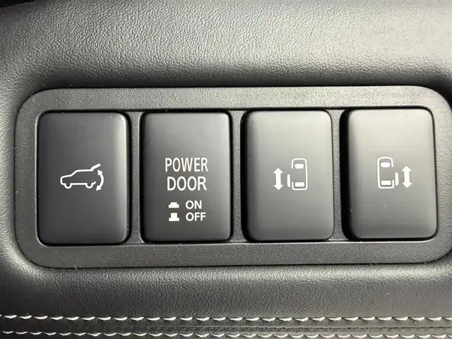 三菱 デリカＤ：５ シャモニー 愛知県 2025(令7)年 0.1千km 黒Ⅱ 登録済未使用車/両側パワースライドドア/ブラインドスポットモニター/衝突被害軽減ブレーキシステム/車線逸脱警報システム/レーダークルーズコントロール/純正18インチアルミホイール/LEDヘッドライト/ハーフレザーシート/スマートキー/プッシュスタート/電動格納ミラー