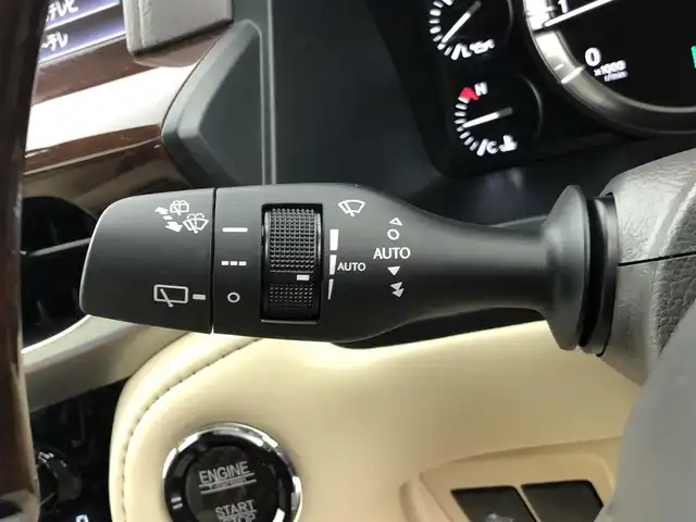 レクサス ＬＸ 570 愛知県 2017(平29)年 3.9万km スターライトブラックガラスフレーク サンルーフ/マークレビンソン/置くだけ充電/クーラーボックス/全方位カメラ/純正ナビ/（CD/DVD/BT/フルセグ）/USB/AUX入力/ETC2.0/ドラレコ/レクサスセーフティシステム/運転席助手席シートヒーター/運転席助手席シートベンチレーション/ステアリングヒーター/パワーバックドア/パドルシフト/ドアバイザー/ルーフレール/21インチ純正アルミホイール