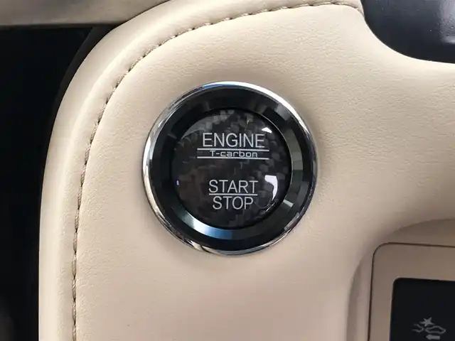レクサス ＬＸ 570 愛知県 2017(平29)年 3.9万km スターライトブラックガラスフレーク サンルーフ/マークレビンソン/置くだけ充電/クーラーボックス/全方位カメラ/純正ナビ/（CD/DVD/BT/フルセグ）/USB/AUX入力/ETC2.0/ドラレコ/レクサスセーフティシステム/運転席助手席シートヒーター/運転席助手席シートベンチレーション/ステアリングヒーター/パワーバックドア/パドルシフト/ドアバイザー/ルーフレール/21インチ純正アルミホイール