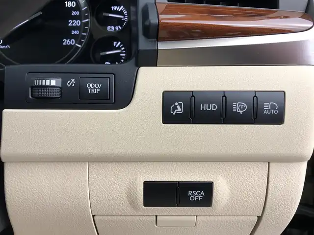 レクサス ＬＸ 570 愛知県 2017(平29)年 3.9万km スターライトブラックガラスフレーク サンルーフ/マークレビンソン/置くだけ充電/クーラーボックス/全方位カメラ/純正ナビ/（CD/DVD/BT/フルセグ）/USB/AUX入力/ETC2.0/ドラレコ/レクサスセーフティシステム/運転席助手席シートヒーター/運転席助手席シートベンチレーション/ステアリングヒーター/パワーバックドア/パドルシフト/ドアバイザー/ルーフレール/21インチ純正アルミホイール
