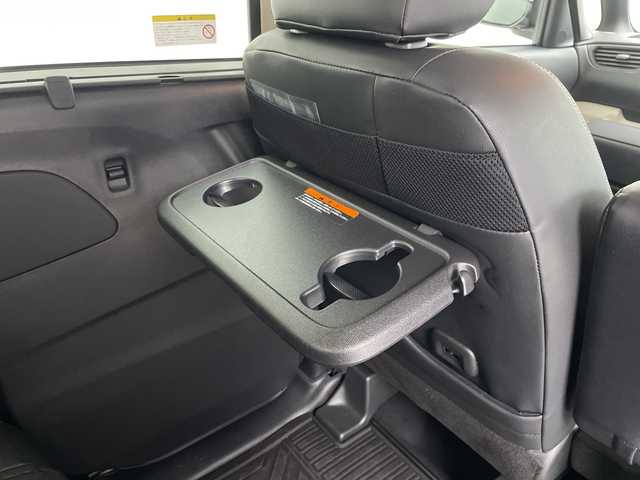 三菱 デリカミニ T プレミアム 愛知県 2024(令6)年 0.5万km ベージュⅡ 純正９インチディスプレイオーディオ/・Ｂｌｕｅｔｏｏｔｈ/・AppleCarPlay/・AndroidAuto/・AM/FM/アラウンドビューモニター/デジタルインナーミラー/両側パワースライドドア/前席シートヒーター/前後ドラレコ/ＥＴＣ/衝突軽減/レーンキープアシスト/コーナーセンサー/オートハイビーム/レーダークルコン/ステアリングヒーター/LEDヘッドライト/フォグランプ/純正ゴムマット/パドルシフト