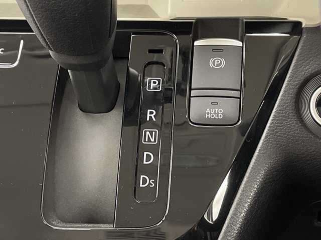 三菱 デリカミニ T プレミアム 愛知県 2024(令6)年 0.5万km ベージュⅡ 純正９インチディスプレイオーディオ/・Ｂｌｕｅｔｏｏｔｈ/・AppleCarPlay/・AndroidAuto/・AM/FM/アラウンドビューモニター/デジタルインナーミラー/両側パワースライドドア/前席シートヒーター/前後ドラレコ/ＥＴＣ/衝突軽減/レーンキープアシスト/コーナーセンサー/オートハイビーム/レーダークルコン/ステアリングヒーター/LEDヘッドライト/フォグランプ/純正ゴムマット/パドルシフト