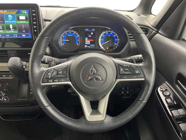 三菱 デリカミニ T プレミアム 愛知県 2024(令6)年 0.5万km ベージュⅡ 純正９インチディスプレイオーディオ/・Ｂｌｕｅｔｏｏｔｈ/・AppleCarPlay/・AndroidAuto/・AM/FM/アラウンドビューモニター/デジタルインナーミラー/両側パワースライドドア/前席シートヒーター/前後ドラレコ/ＥＴＣ/衝突軽減/レーンキープアシスト/コーナーセンサー/オートハイビーム/レーダークルコン/ステアリングヒーター/LEDヘッドライト/フォグランプ/純正ゴムマット/パドルシフト