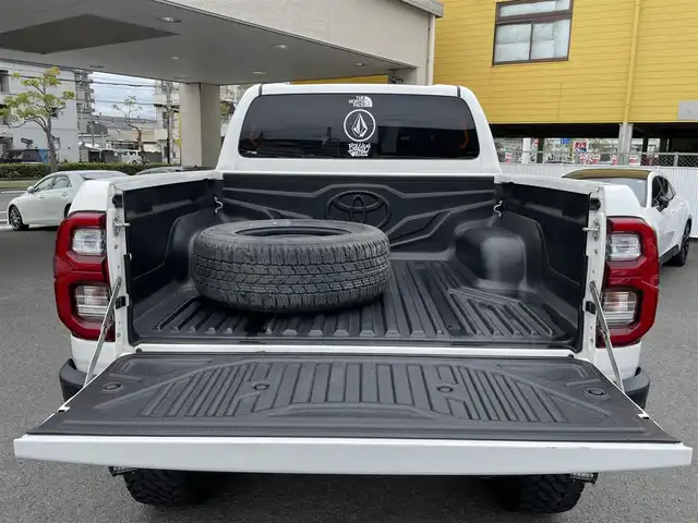 トヨタ ハイラックス Z 和歌山県 2018(平30)年 6.9万km スーパーホワイトⅡ JAOS BATTLESリフトアップキット/BTVメンバーダウンキット/ＧＩＧＥＡＲフロントバンパー/社外サイドステップ/社外SDナビ/CD/DVD/BT/フルセグTV/ETC/バックカメラ/クルコン/レーンキープアシスト/衝突軽減システム/横滑り防止装置/盗難防止装置/社外エアロ(FSR)/LEDヘッドライト/オートライト/ダウンヒルアシストコントロール/エンジンスタートボタン/スマートキー/純正フロアマット/社外アルミホイール