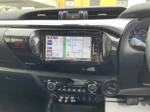 トヨタ ハイラックス Z 和歌山県 2018(平30)年 6.9万km スーパーホワイトⅡ JAOS BATTLESリフトアップキット/BTVメンバーダウンキット/ＧＩＧＥＡＲフロントバンパー/社外サイドステップ/社外SDナビ/CD/DVD/BT/フルセグTV/ETC/バックカメラ/クルコン/レーンキープアシスト/衝突軽減システム/横滑り防止装置/盗難防止装置/社外エアロ(FSR)/LEDヘッドライト/オートライト/ダウンヒルアシストコントロール/エンジンスタートボタン/スマートキー/純正フロアマット/社外アルミホイール