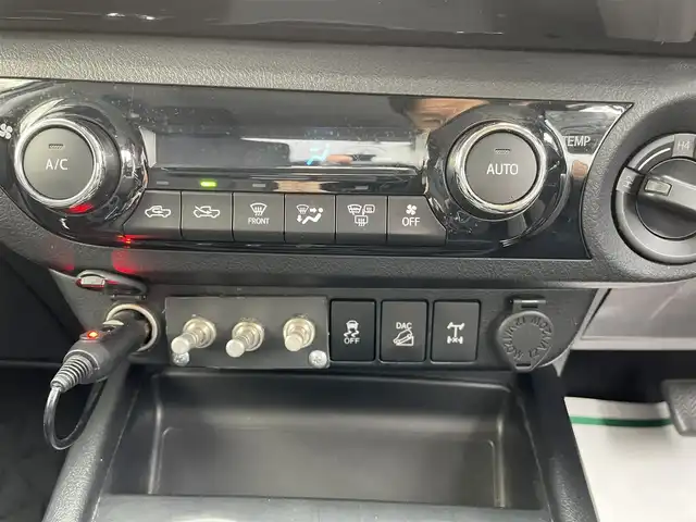 トヨタ ハイラックス Z 和歌山県 2018(平30)年 6.9万km スーパーホワイトⅡ JAOS BATTLESリフトアップキット/BTVメンバーダウンキット/ＧＩＧＥＡＲフロントバンパー/社外サイドステップ/社外SDナビ/CD/DVD/BT/フルセグTV/ETC/バックカメラ/クルコン/レーンキープアシスト/衝突軽減システム/横滑り防止装置/盗難防止装置/社外エアロ(FSR)/LEDヘッドライト/オートライト/ダウンヒルアシストコントロール/エンジンスタートボタン/スマートキー/純正フロアマット/社外アルミホイール