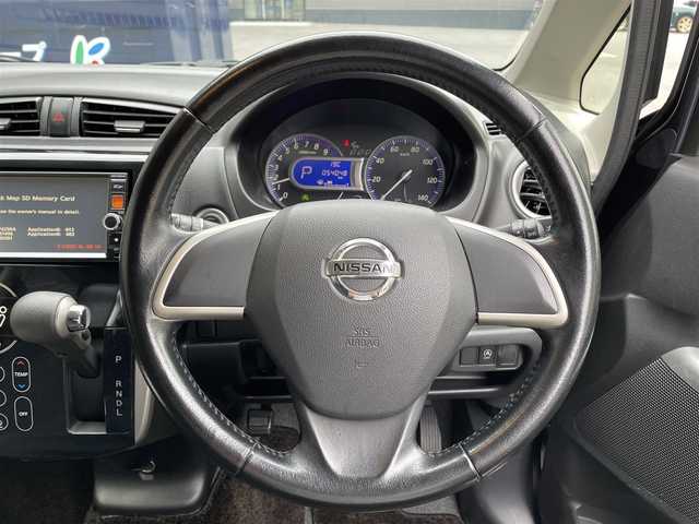 日産 デイズ ハイウェイスターX 神奈川県 2013(平25)年 5.4万km プレミアムパープルP (株)IDOMが運営する【じしゃロン相模原店】の自社ローン対象車両になります。こちらは現金ご利用時の価格です。自社ローンご希望の方は別途その旨お申付け下さい。/キセノンライト/オートライト/オートエアコン/純正１４インチアルミホイール/ETC/電動格納ミラー/フロアマット/フォグランプ/スマートキー/プッシュスタート/横滑り防止