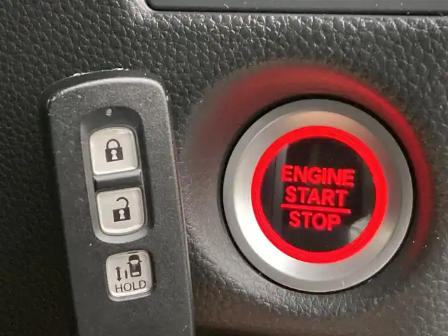 ホンダ Ｎ ＢＯＸ カスタム G L ホンダセンシング 静岡県 2020(令2)年 4.7万km プラチナホワイトパール Honda　SENSING/純正オーディオ(WX-174CU)/　AM FM CD AUX USB/LEDオートヘッドランプ/シートヒーター(前席)/レーダークルーズコントロール/片側パワースライドドア/純正14インチアルミホイール/リアクリアランスソナー/スマートキー2本/リアサンシェード/ステアリングスイッチ/純正フロアマット/ワンオーナー/ビルトインETC