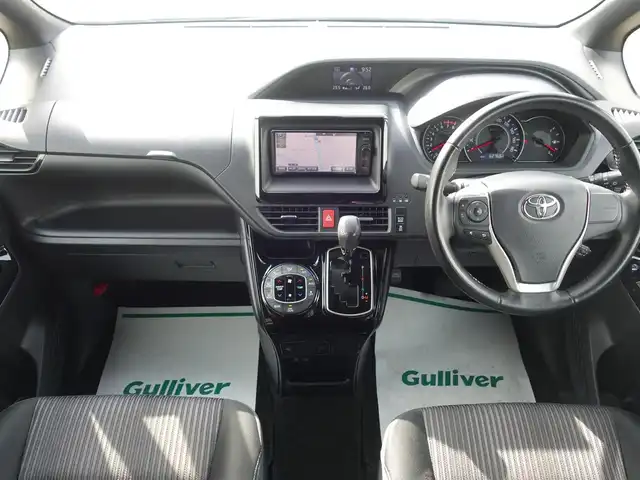 トヨタ ヴォクシー ZS 山形県 2017(平29)年 6.3万km ホワイトパールクリスタルシャイン 衝突被害軽減システム/純正SDナビ/　　【CD　DVD　BT　フルセグ　MSV】/バックカメラ/両側パワースライドドア/クルーズコントロール/LEDオートヘッドライト/純正16インチアルミホイール/ドライブレコーダー/アイドリングストップ/ステアリングスイッチ/MTモード付AT/電動格納ウィンカーミラー/フォグランプ/純正フロアマット/ドアバイザー/スマートキー/ETC