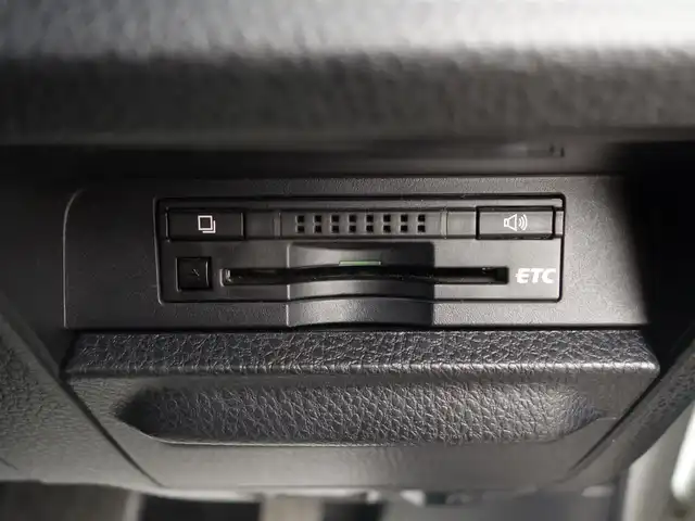 トヨタ ヴォクシー ZS 山形県 2017(平29)年 6.3万km ホワイトパールクリスタルシャイン 衝突被害軽減システム/純正SDナビ/　　【CD　DVD　BT　フルセグ　MSV】/バックカメラ/両側パワースライドドア/クルーズコントロール/LEDオートヘッドライト/純正16インチアルミホイール/ドライブレコーダー/アイドリングストップ/ステアリングスイッチ/MTモード付AT/電動格納ウィンカーミラー/フォグランプ/純正フロアマット/ドアバイザー/スマートキー/ETC