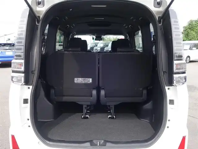 トヨタ ヴォクシー ZS 山形県 2017(平29)年 6.3万km ホワイトパールクリスタルシャイン 衝突被害軽減システム/純正SDナビ/　　【CD　DVD　BT　フルセグ　MSV】/バックカメラ/両側パワースライドドア/クルーズコントロール/LEDオートヘッドライト/純正16インチアルミホイール/ドライブレコーダー/アイドリングストップ/ステアリングスイッチ/MTモード付AT/電動格納ウィンカーミラー/フォグランプ/純正フロアマット/ドアバイザー/スマートキー/ETC