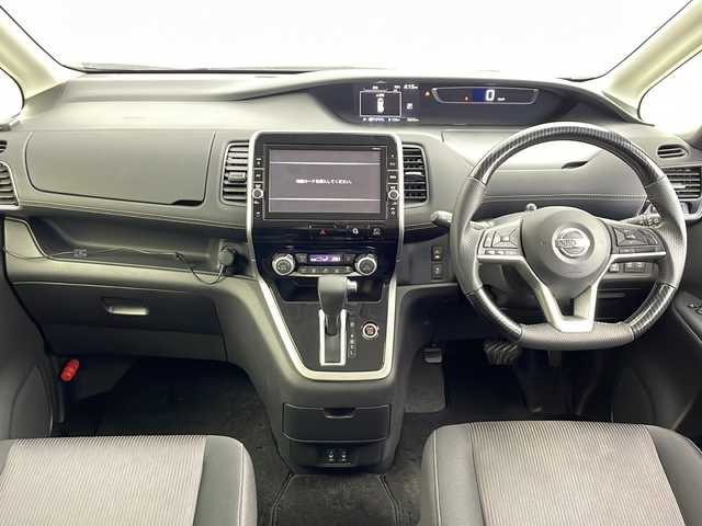 日産 セレナ ハイウェイスター 茨城県 2017(平29)年 7.7万km ダイヤモンドブラック 衝突軽減ブレーキ/純正9インチナビ/パーキングアシスト/両側パワースライドドア/クルーズコントロール　/前席シートヒーター/アイドリングストップ/横滑り防止装置/車線逸脱警報/純正フロアマット/純正ドアバイザー/スペアキー1本