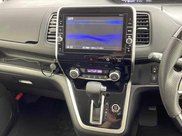 日産 セレナ ハイウェイスター 茨城県 2017(平29)年 7.7万km ダイヤモンドブラック 衝突軽減ブレーキ/純正9インチナビ/パーキングアシスト/両側パワースライドドア/クルーズコントロール　/前席シートヒーター/アイドリングストップ/横滑り防止装置/車線逸脱警報/純正フロアマット/純正ドアバイザー/スペアキー1本