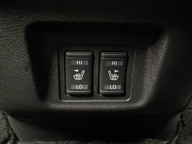 日産 セレナ ハイウェイスター 茨城県 2017(平29)年 7.7万km ダイヤモンドブラック 衝突軽減ブレーキ/純正9インチナビ/パーキングアシスト/両側パワースライドドア/クルーズコントロール　/前席シートヒーター/アイドリングストップ/横滑り防止装置/車線逸脱警報/純正フロアマット/純正ドアバイザー/スペアキー1本