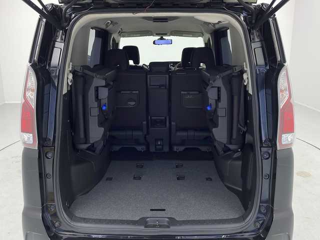 日産 セレナ ハイウェイスター 茨城県 2017(平29)年 7.7万km ダイヤモンドブラック 衝突軽減ブレーキ/純正9インチナビ/パーキングアシスト/両側パワースライドドア/クルーズコントロール　/前席シートヒーター/アイドリングストップ/横滑り防止装置/車線逸脱警報/純正フロアマット/純正ドアバイザー/スペアキー1本