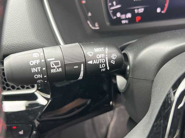 ホンダ シビック EX 沖縄県 2021(令3)年 0.9万km クリスタルブラックパール 純正９型コネクトディスプレイ　/（ＡＭ／ＦＭ／ＢＴ）　/フルセグＴＶ　/バックモニター　/コーナーセンサー　/クルーズコントロール　/置くだけ充電　/衝突軽減　/ＥＴＣ/ハーフレザー　/シートヒーター/USB入力端子/パワーシート/横滑り防止/スマートキー/LEDヘッドライト/純正フロアマット/純正18AW