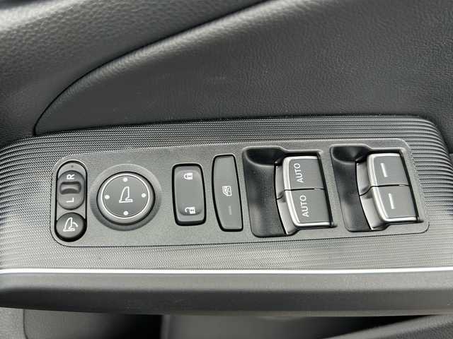 ホンダ シビック EX 沖縄県 2021(令3)年 0.9万km クリスタルブラックパール 純正９型コネクトディスプレイ　/（ＡＭ／ＦＭ／ＢＴ）　/フルセグＴＶ　/バックモニター　/コーナーセンサー　/クルーズコントロール　/置くだけ充電　/衝突軽減　/ＥＴＣ/ハーフレザー　/シートヒーター/USB入力端子/パワーシート/横滑り防止/スマートキー/LEDヘッドライト/純正フロアマット/純正18AW