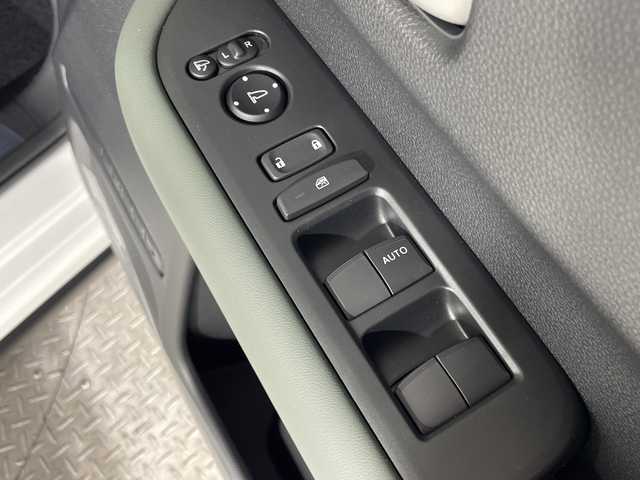 ホンダ フリード ハイブリット e:HEV クロスター 神奈川県 2025(令7)年 0.1千km プラチナホワイトパール 登録済未使用車/純正9型ディスプレイオーディオ【LXM-242ZFNI】/ホンダコネクトナビ/フルセグ　Bluetooth　AM FM　USB　iPod/両側電動スライドドア【サンシェード】/ホンダセンシング/CMBS衝突軽減ブレーキ/誤発進抑制機能/急アクセル抑制機能/路外逸脱抑制機能/アダブティブクルーズコントロール/LKAS車線維持支援システム/先行車発進お知らせ機能/標識認識機能/ブラインドスポットインフォメーション/パーキングセンサーシステム/後退出庫サポート/オートハイビーム/革巻きステアリング/前席シートヒーター/ECON/電動パーキングブレーキ/オートブレーキホールド/プッシュスタート/スマートキー/純正15インチアルミホイール/LEDヘッドランプ/オートライト/スペアキー