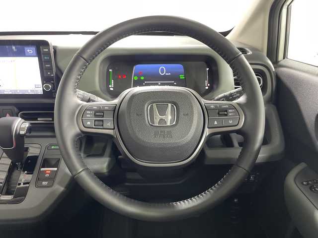 ホンダ フリード ハイブリット e:HEV クロスター 神奈川県 2025(令7)年 0.1千km プラチナホワイトパール 登録済未使用車/純正9型ディスプレイオーディオ【LXM-242ZFNI】/ホンダコネクトナビ/フルセグ　Bluetooth　AM FM　USB　iPod/両側電動スライドドア【サンシェード】/ホンダセンシング/CMBS衝突軽減ブレーキ/誤発進抑制機能/急アクセル抑制機能/路外逸脱抑制機能/アダブティブクルーズコントロール/LKAS車線維持支援システム/先行車発進お知らせ機能/標識認識機能/ブラインドスポットインフォメーション/パーキングセンサーシステム/後退出庫サポート/オートハイビーム/革巻きステアリング/前席シートヒーター/ECON/電動パーキングブレーキ/オートブレーキホールド/プッシュスタート/スマートキー/純正15インチアルミホイール/LEDヘッドランプ/オートライト/スペアキー