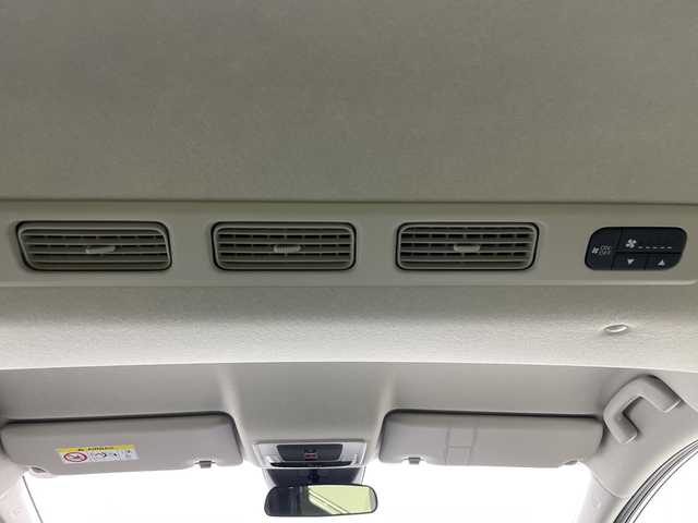 ホンダ フリード ハイブリット e:HEV クロスター 神奈川県 2025(令7)年 0.1千km プラチナホワイトパール 登録済未使用車/純正9型ディスプレイオーディオ【LXM-242ZFNI】/ホンダコネクトナビ/フルセグ　Bluetooth　AM FM　USB　iPod/両側電動スライドドア【サンシェード】/ホンダセンシング/CMBS衝突軽減ブレーキ/誤発進抑制機能/急アクセル抑制機能/路外逸脱抑制機能/アダブティブクルーズコントロール/LKAS車線維持支援システム/先行車発進お知らせ機能/標識認識機能/ブラインドスポットインフォメーション/パーキングセンサーシステム/後退出庫サポート/オートハイビーム/革巻きステアリング/前席シートヒーター/ECON/電動パーキングブレーキ/オートブレーキホールド/プッシュスタート/スマートキー/純正15インチアルミホイール/LEDヘッドランプ/オートライト/スペアキー