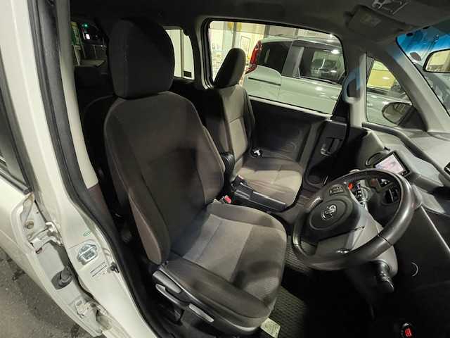 トヨタ スペイド G 埼玉県 2012(平24)年 3.3万km ホワイトパールクリスタルシャイン ワンオーナー/純正HDDナビ（型：NHZD-W62G）/　DTV/CD/DVD/HDD/HDD REC/BT/片側パワースライドドア/バックカメラ/D席シートヒーター/社外15インチアルミ/アイドリングストップ/スマートキー/スペアキー×1/純正フロアマット/革ステアリング/プッシュスタート/ETC/2022年製スタッドレスタイヤ×4本（175/65/R15）/ホイールキャップに傷あり