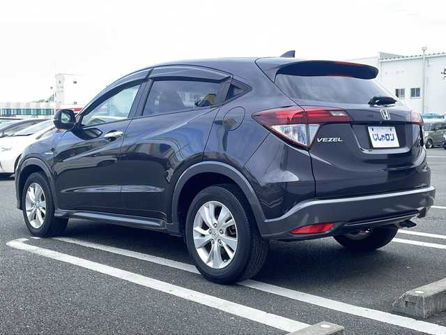 ホンダ ヴェゼル ハイブリッド X 熊本県 2014(平26)年 9.4万km ルーセブラックM (株)IDOMが運営する【じしゃロン熊本店】の自社ローン対象車両になります。こちらは現金ご利用時の価格です。/自社ローンご希望の方は別途その旨お申付け下さい。/純正ナビ（ＣＤ　ＤＶＤ　ワンセグＴＶ　ＢＴ）　/バックカメラ　/ＥＴＣ　/クルーズコントロール　/パドルシフト　/ＬＥＤヘッドライト　/ステアリングスイッチ　/Ｗ＋サイドエアバッグ　/カーテンエアバッグ/あんしんパッケージ
