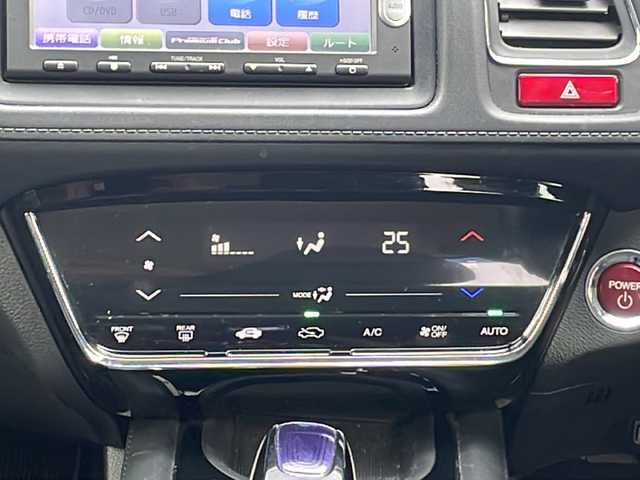 ホンダ ヴェゼル ハイブリッド X 熊本県 2014(平26)年 9.4万km ルーセブラックM (株)IDOMが運営する【じしゃロン熊本店】の自社ローン対象車両になります。こちらは現金ご利用時の価格です。/自社ローンご希望の方は別途その旨お申付け下さい。/純正ナビ（ＣＤ　ＤＶＤ　ワンセグＴＶ　ＢＴ）　/バックカメラ　/ＥＴＣ　/クルーズコントロール　/パドルシフト　/ＬＥＤヘッドライト　/ステアリングスイッチ　/Ｗ＋サイドエアバッグ　/カーテンエアバッグ/あんしんパッケージ