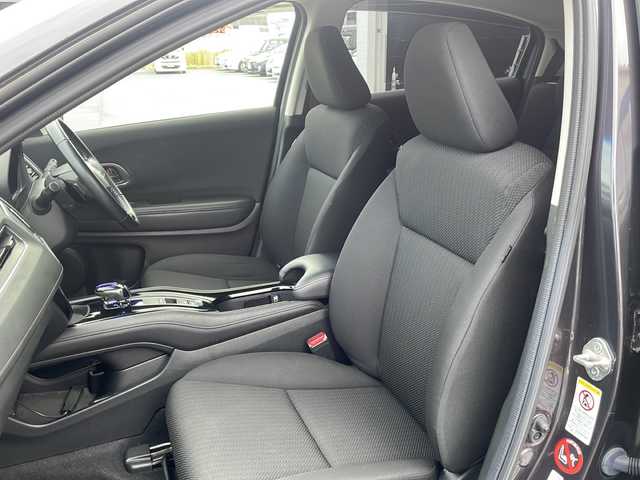 ホンダ ヴェゼル ハイブリッド X 熊本県 2014(平26)年 9.4万km ルーセブラックM (株)IDOMが運営する【じしゃロン熊本店】の自社ローン対象車両になります。こちらは現金ご利用時の価格です。/自社ローンご希望の方は別途その旨お申付け下さい。/純正ナビ（ＣＤ　ＤＶＤ　ワンセグＴＶ　ＢＴ）　/バックカメラ　/ＥＴＣ　/クルーズコントロール　/パドルシフト　/ＬＥＤヘッドライト　/ステアリングスイッチ　/Ｗ＋サイドエアバッグ　/カーテンエアバッグ/あんしんパッケージ