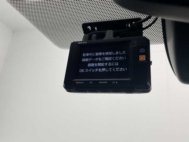 トヨタ カローラツーリング ハイブリッド ダブルバイビー 宮崎県 2020(令2)年 4.6万km ホワイトパールクリスタルシャイン モデリスタフルエアロ/Toyota Safety Sense/〇プリクラシュセーフティ/〇レーントレーシングアシスト/〇ブラインドスポットモニター/〇リアクロストラフィックアラート/〇パーキングサポートブレーキ/〇ロードサインアシスト/〇クリアランスソナー/〇オートマチックハイビーム/〇レーダークルーズコントロール/〇先行車発進告知/純正9インチディスプレイオーディオ/ナビ機能/バックカメラ/ハーフレザーシート/LEDヘッドライト/ビルトインETC/純正17インチAW/前後ドライブレコーダー