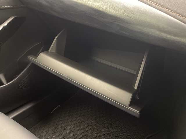 トヨタ カローラツーリング ハイブリッド ダブルバイビー 宮崎県 2020(令2)年 4.6万km ホワイトパールクリスタルシャイン モデリスタフルエアロ/Toyota Safety Sense/〇プリクラシュセーフティ/〇レーントレーシングアシスト/〇ブラインドスポットモニター/〇リアクロストラフィックアラート/〇パーキングサポートブレーキ/〇ロードサインアシスト/〇クリアランスソナー/〇オートマチックハイビーム/〇レーダークルーズコントロール/〇先行車発進告知/純正9インチディスプレイオーディオ/ナビ機能/バックカメラ/ハーフレザーシート/LEDヘッドライト/ビルトインETC/純正17インチAW/前後ドライブレコーダー