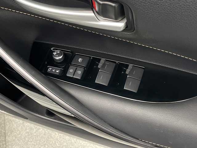 トヨタ カローラツーリング ハイブリッド ダブルバイビー 宮崎県 2020(令2)年 4.6万km ホワイトパールクリスタルシャイン モデリスタフルエアロ/Toyota Safety Sense/〇プリクラシュセーフティ/〇レーントレーシングアシスト/〇ブラインドスポットモニター/〇リアクロストラフィックアラート/〇パーキングサポートブレーキ/〇ロードサインアシスト/〇クリアランスソナー/〇オートマチックハイビーム/〇レーダークルーズコントロール/〇先行車発進告知/純正9インチディスプレイオーディオ/ナビ機能/バックカメラ/ハーフレザーシート/LEDヘッドライト/ビルトインETC/純正17インチAW/前後ドライブレコーダー