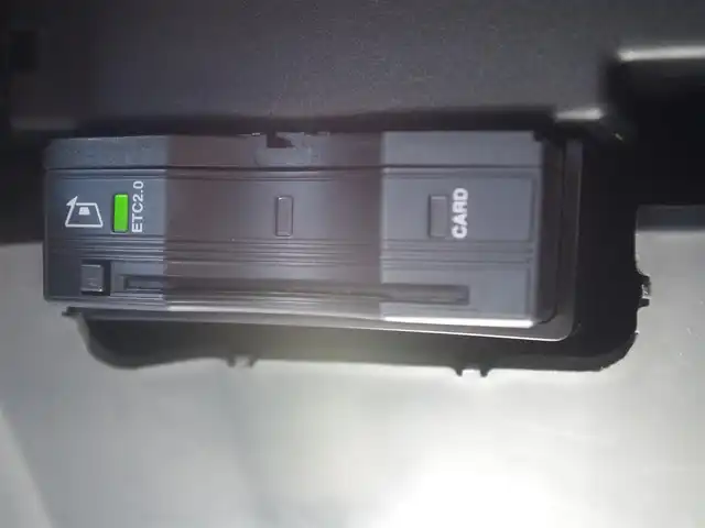 メルセデス・ベンツ ＧＬＢ２００ｄ 埼玉県 2021(令3)年 6.4万km ポーラホワイト ワンオーナー/ブラックハーフレザーシート/アダプティブクルーズコントロール/全周囲カメラ/パークセンサー/ヘッドアップディスプレイ/アドバンスドパッケージ/レーダーセーフティパッケージ/電動リアゲート/ETC