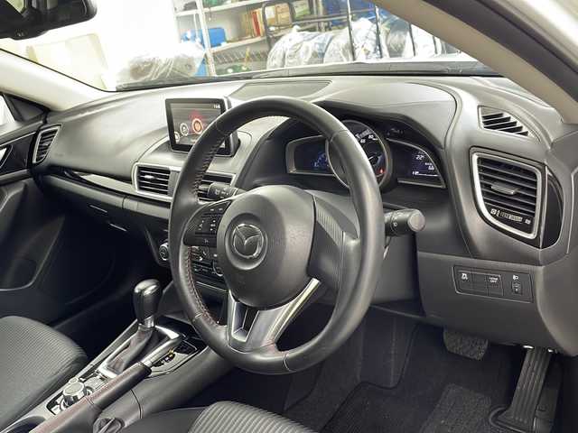 マツダ アクセラ スポーツ 15S 道央・札幌 2015(平27)年 4.8万km スノーフレイクホワイトパールマイカ ・4WD/i-ACTIVSENSE/・衝突被害軽減ブレーキ/・アイドリングストップシステム/・純正ナビ（地図SD無）/・DVD.CD.Bluetooth/・SD.フルセグ.キャンセラー/・バックカメラ/・スマートキー/プッシュスタート/・ETC/・取扱説明書