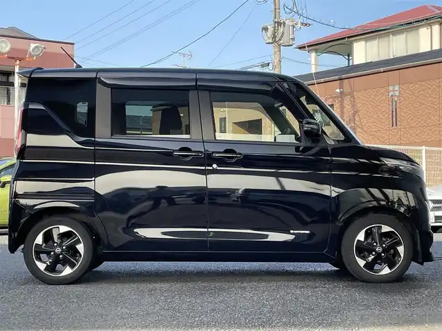日産 ルークス ハイウェイスター X 福岡県 2021(令3)年 3.8万km ブラック ワンオーナー/純正9インチメモリナビ【MM320D-L】/　(AM/FM/CD/DVD/SD/MUSIC STOCKER/Bluetooth/iPod/USB/フルセグTV)/インテリジェントアラウンドビューモニター/バックカメラ/運転支援機能/・エマージェンシーブレーキ/・エマージェンシーストップシグナル/・ヒルスタートアシスト/・踏み間違い衝突防止アシスト/・車線逸脱防止支援システム/・標識検知機能/・先行車発進お知らせ/両側パワースライドドア/ハンズフリーオートスライドドア/純正ナビ連動型前方ドライブレコーダー【DH5-D】/ステアリングスイッチ/電格ウインカーミラー/ドアバイザー/助手席シートバックテーブル/USBポート(D席、N席シート裏)/後席ロールサンシェード/スペアキー×1/保証書/取扱説明書/ナビ取扱説明書