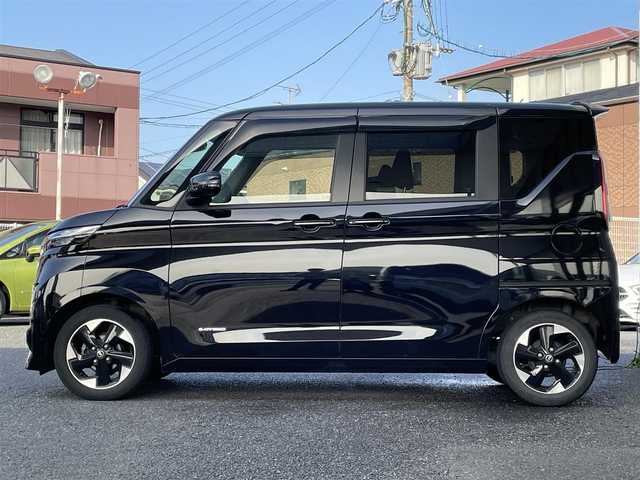 日産 ルークス ハイウェイスター X 福岡県 2021(令3)年 3.8万km ブラック ワンオーナー/純正9インチメモリナビ【MM320D-L】/　(AM/FM/CD/DVD/SD/MUSIC STOCKER/Bluetooth/iPod/USB/フルセグTV)/インテリジェントアラウンドビューモニター/バックカメラ/運転支援機能/・エマージェンシーブレーキ/・エマージェンシーストップシグナル/・ヒルスタートアシスト/・踏み間違い衝突防止アシスト/・車線逸脱防止支援システム/・標識検知機能/・先行車発進お知らせ/両側パワースライドドア/ハンズフリーオートスライドドア/純正ナビ連動型前方ドライブレコーダー【DH5-D】/ステアリングスイッチ/電格ウインカーミラー/ドアバイザー/助手席シートバックテーブル/USBポート(D席、N席シート裏)/後席ロールサンシェード/スペアキー×1/保証書/取扱説明書/ナビ取扱説明書