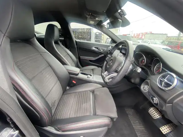 メルセデス・ベンツ ＣＬＡ１８０ AMG スタイル 福岡県 2018(平30)年 3.4万km コスモスブラック レーダーセーフティパッケージ/ACC/ブラインドスポット/パノラマサンルーフ/harman/kardon/ハーフレザーシート/前席シートヒーター/前席パワーシート/純正ナビ/フルセグ/バックカメラ/パドルシフト/前後ドラレコ/社外レーダー