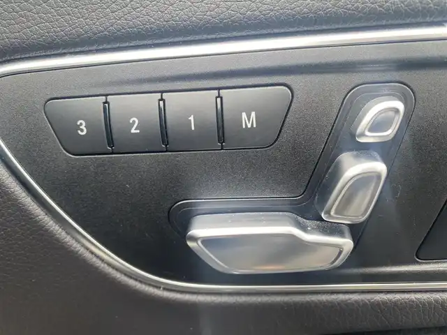 メルセデス・ベンツ ＣＬＡ１８０ AMG スタイル 福岡県 2018(平30)年 3.4万km コスモスブラック レーダーセーフティパッケージ/ACC/ブラインドスポット/パノラマサンルーフ/harman/kardon/ハーフレザーシート/前席シートヒーター/前席パワーシート/純正ナビ/フルセグ/バックカメラ/パドルシフト/前後ドラレコ/社外レーダー