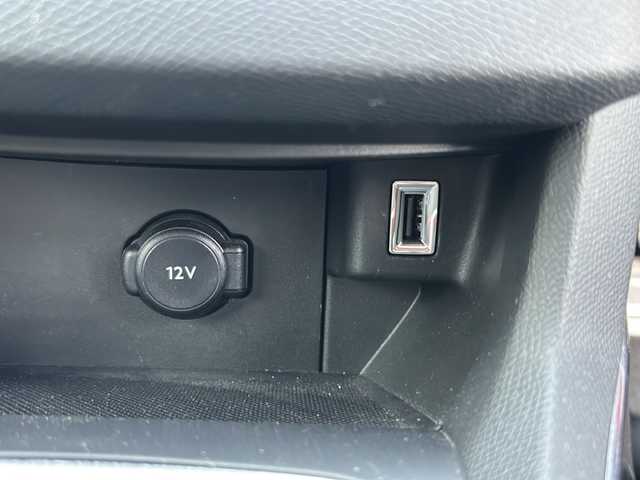 プジョー ３０８ SW GTライン ブルーHDi 岐阜県 2020(令2)年 8.4万km 赤 /純正ディスプレイオーディオ/(AppleCarPlay/USB/Radio)//パークアシスト//インテリジェントハイビーム//パーキングセンサー//ブラインドスポットモニター//アクティブセーフティブレーキ//ＥＴＣ//バックカメラ//前後ドライブレコーダー//パドルシフト//ルーフレール//プッシュスタート//スマートキー//スペアキーx1//社外16インチAW//純正17インチAW付サマータイヤ積込