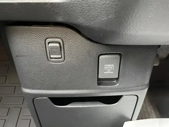 ホンダ Ｎ ＢＯＸ カスタム G L ターボ ホンダセンシング 千葉県 2019(平31)年 5.1万km クリスタルブラックパール ホンダセンシング/・衝突軽減ブレーキ/・レーンキープアシスト/・アダプティブクルーズコントロール/・オートマチックハイビーム/社外SDナビ【CN-RE05D】/・CD/DVD/MSV/Bluetooth/フルセグTV/バックカメラ/両後パワースライドドア/ハーフレザーシート/スマートキー/社外前後ドライブレコーダー/ビルトインETC/パドルシフト/純正LEDヘッドライト/フォグランプ/本革巻きステアリング/純正15インチアルミホイール/純正ゴムフロアマット/サイド＆カーテンエアバッグ