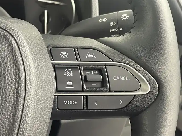 トヨタ ヴォクシー S－Z 埼玉県 2023(令5)年 1.2万km ホワイトパールクリスタルシャイン 10.5インチディスプレイオーディオ　フルセグ　全方位カメラ　トヨタセーフティセンス　レーダークルーズ　ETC2.0　ハーフレザーシート　両側パワスラ　シートヒーター　LEDオートライト　ドライブレコーダー　クリアランスソナー　