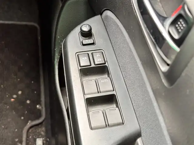 スズキ スイフト XS－DJE 宮城県 2016(平28)年 2.8万km ピュアホワイトP ワンオーナー/純正CDオーディオ/・CD/Bluetooth/革巻きステアリング/クルーズコントロール/ステアリングスイッチ/パドルシフト/スマートキー＆プッシュスタート/スペアキー1本/電動格納ミラー/純正16インチAW/フロアマット/ドアバイザー/取扱説明書/保証書