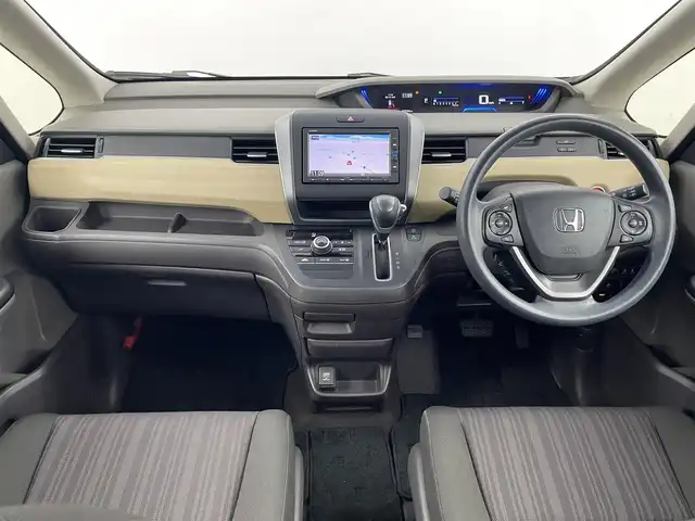 ホンダ フリード G ホンダセンシング 埼玉県 2019(平31)年 3万km フォレストグリーンパール ホンダセンシング/純正7インチメモリナビ(型式：VXM-194Ci)/CD/Bluetooth/フルセグ/両側パワースライドドア/クルーズコントロール/バックカメラ/前後ドライブレコーダー/ビルトインETC/純正フロアマット/プッシュスタート/スマートキー/スペアキー１本