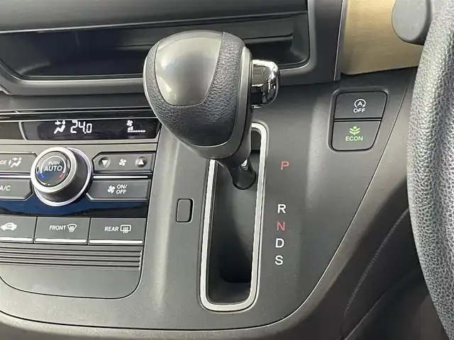 ホンダ フリード G ホンダセンシング 埼玉県 2019(平31)年 3万km フォレストグリーンパール ホンダセンシング/純正7インチメモリナビ(型式：VXM-194Ci)/CD/Bluetooth/フルセグ/両側パワースライドドア/クルーズコントロール/バックカメラ/前後ドライブレコーダー/ビルトインETC/純正フロアマット/プッシュスタート/スマートキー/スペアキー１本
