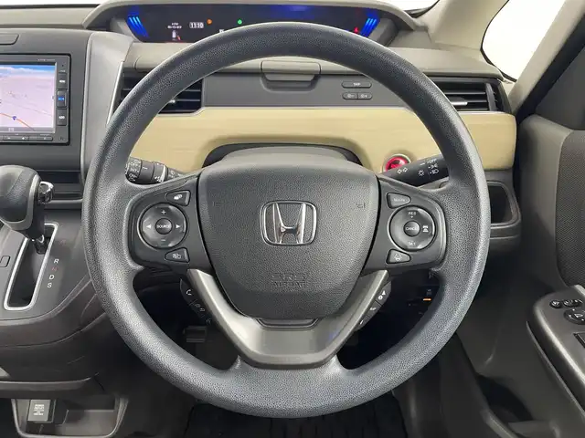 ホンダ フリード G ホンダセンシング 埼玉県 2019(平31)年 3万km フォレストグリーンパール ホンダセンシング/純正7インチメモリナビ(型式：VXM-194Ci)/CD/Bluetooth/フルセグ/両側パワースライドドア/クルーズコントロール/バックカメラ/前後ドライブレコーダー/ビルトインETC/純正フロアマット/プッシュスタート/スマートキー/スペアキー１本