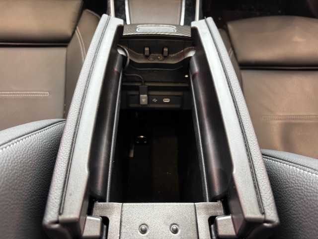 メルセデス・ベンツ Ｍ・ベンツ ＧＬＢ２００ｄ 4マチック ナイトエディション 埼玉県 2024(令6)年 0.9万km 黒 純正メーカーナビ/全方位カメラ/パワーバックドア/レーダークルーズコントロール/LEDオートライト/革シート/シートヒーター/メモリーシート/パワーシート/純正20インチアルミホイール/ETC