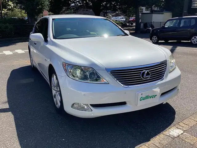 レクサス ＬＳ 460 神奈川県 2007(平19)年 7.8万km ホワイトパールクリスタルシャイン ワンオーナー/純正HDDナビ/バックモニター/HIDヘッドランプ/インテリジェントAFS/プレミアムサウンドシステム/パワーシート/スマートキー