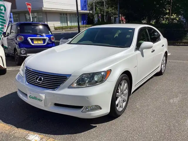 レクサス ＬＳ 460 神奈川県 2007(平19)年 7.8万km ホワイトパールクリスタルシャイン ワンオーナー/純正HDDナビ/バックモニター/HIDヘッドランプ/インテリジェントAFS/プレミアムサウンドシステム/パワーシート/スマートキー