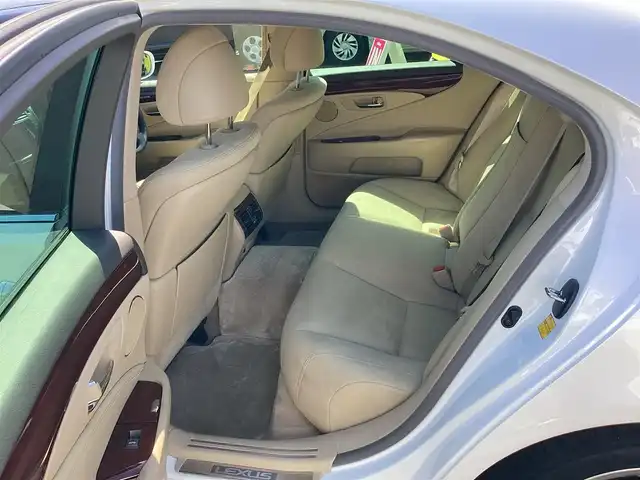 レクサス ＬＳ 460 神奈川県 2007(平19)年 7.8万km ホワイトパールクリスタルシャイン ワンオーナー/純正HDDナビ/バックモニター/HIDヘッドランプ/インテリジェントAFS/プレミアムサウンドシステム/パワーシート/スマートキー