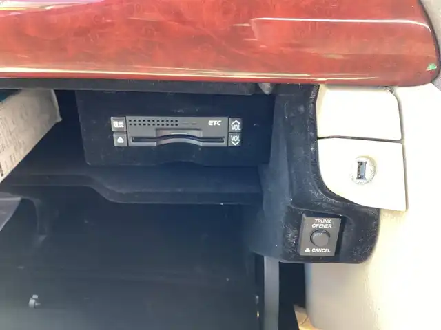 レクサス ＬＳ 460 神奈川県 2007(平19)年 7.8万km ホワイトパールクリスタルシャイン ワンオーナー/純正HDDナビ/バックモニター/HIDヘッドランプ/インテリジェントAFS/プレミアムサウンドシステム/パワーシート/スマートキー